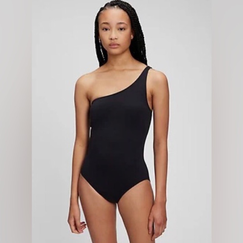 NWT! Black Recycled One-Shoulder One-Piece Swimsuit - Size Medium 🏝️